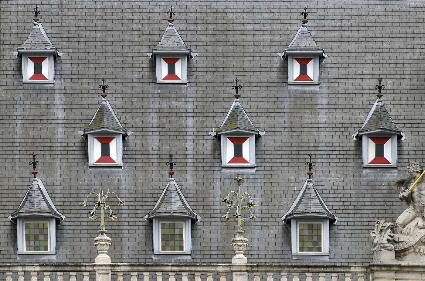 Dakdetail met leien van de Universiteitsbibliotheek in Leuven